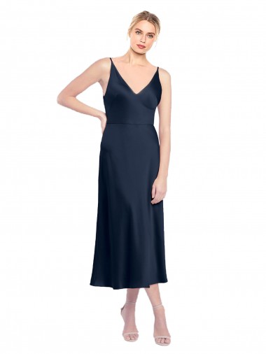 Azul marina oscuro línea A Cuello en V Midi Satén elástico Corto Formales Vestidos de dama de honor / Vestidos de fiesta / Vestidos de cóctel Venta