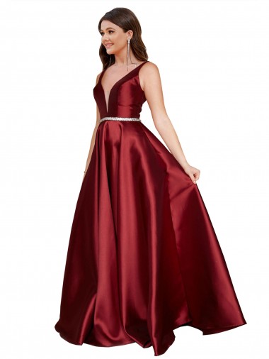 Borgoña línea A Cuello en V Satén Largo Formales Vestidos de dama de honor / Vestidos de fiesta Venta